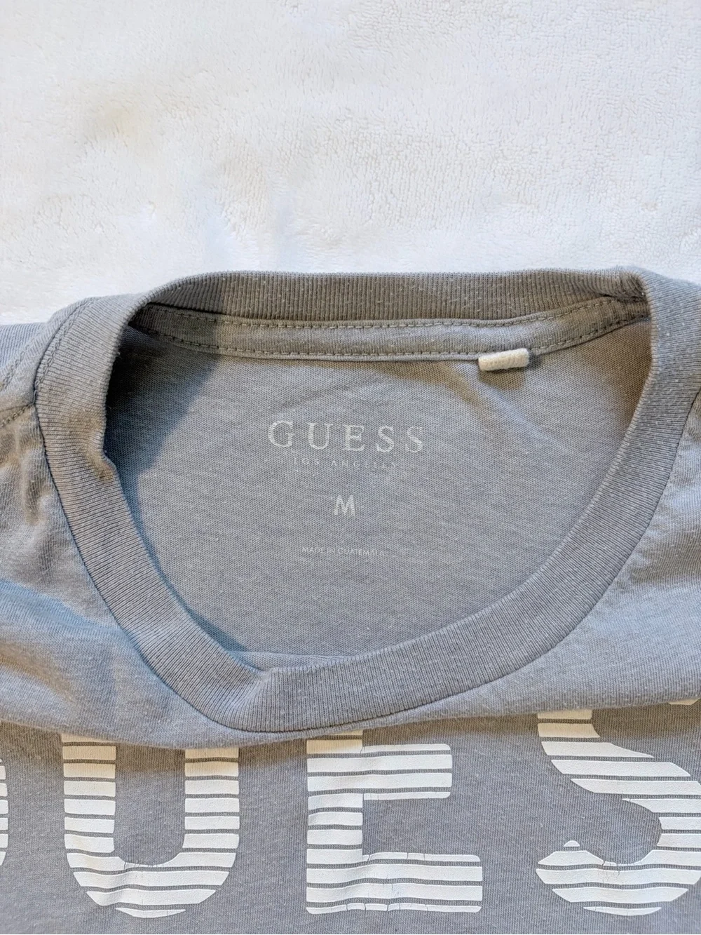 GUESS Two-Tone Gray & White Short Sleeve Crew Tee - Picture 4 of 6